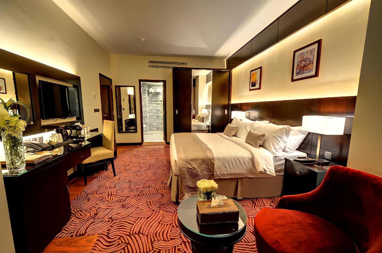 אל-מדינה Taiba Front Hotel מראה חיצוני תמונה