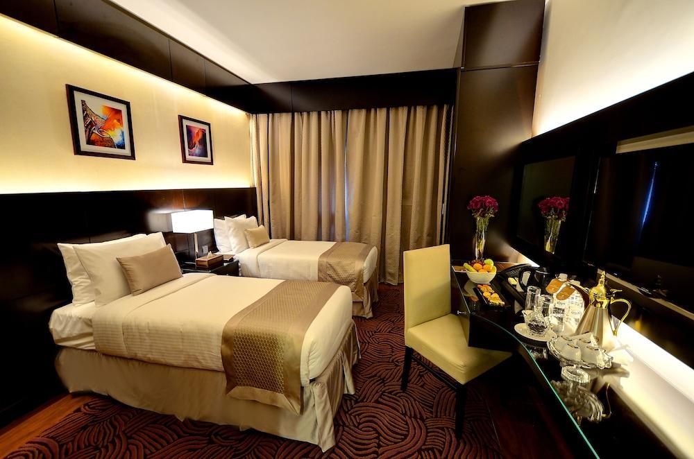 אל-מדינה Taiba Front Hotel מראה חיצוני תמונה