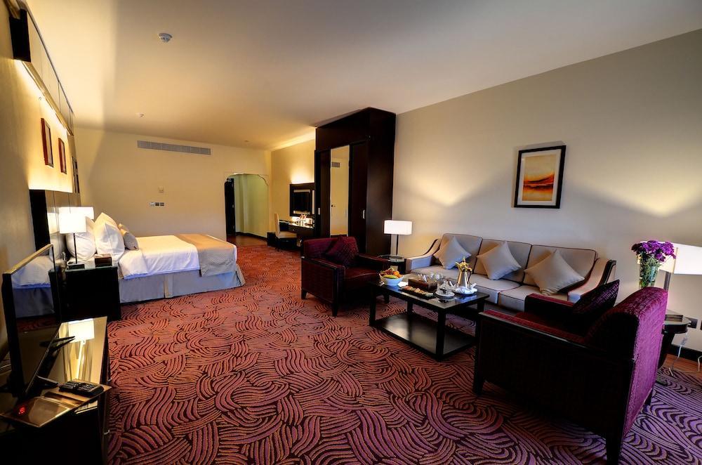אל-מדינה Taiba Front Hotel מראה חיצוני תמונה